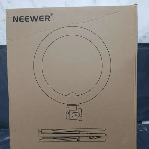 BOXED NEEWER RL-18 SMARTPHONE RING LIGHT KIT 