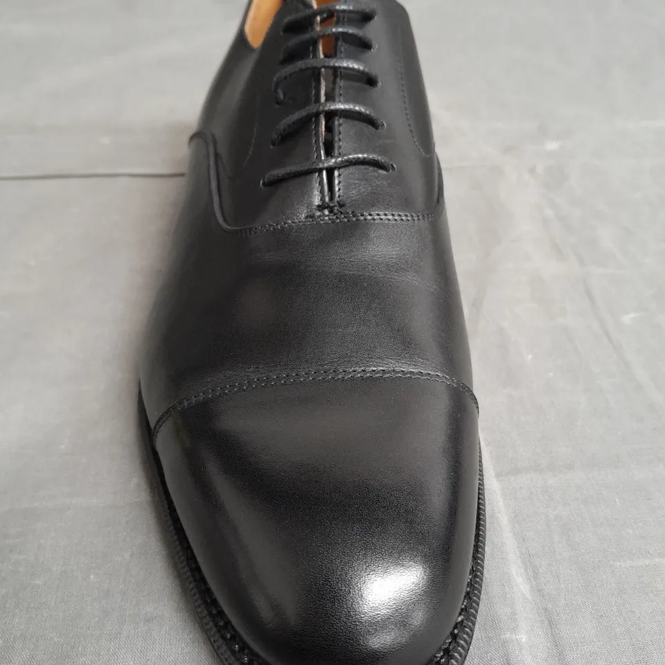 BOXED PAIR OF MEERMIN BLACK SHOES SIZE 8E