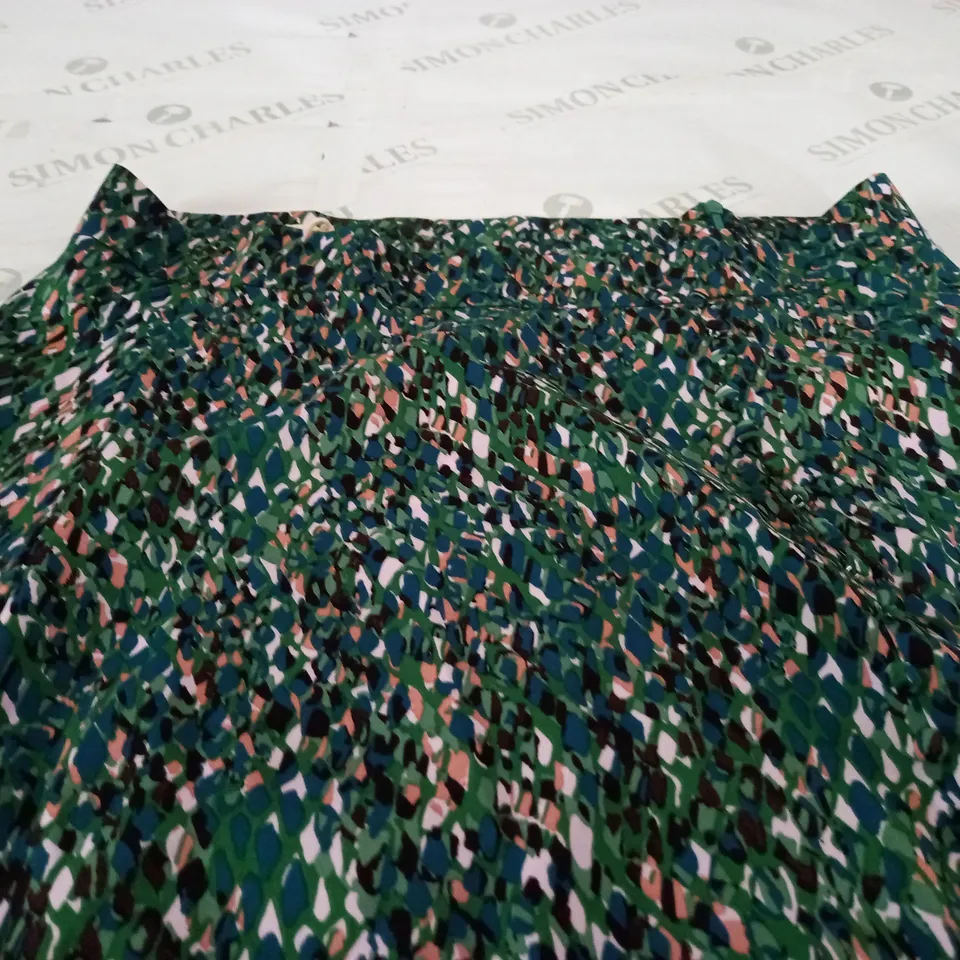 LILI & LALA MIDI PRINT SKIRT IN DARK GREEN - LARGE