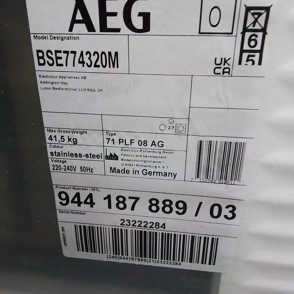 AEG 7000 SERIES INTEGRATED SINGLE OVEN WITH STEAMCRISP & PYROLYTIC CLEANING Model BSE774320M