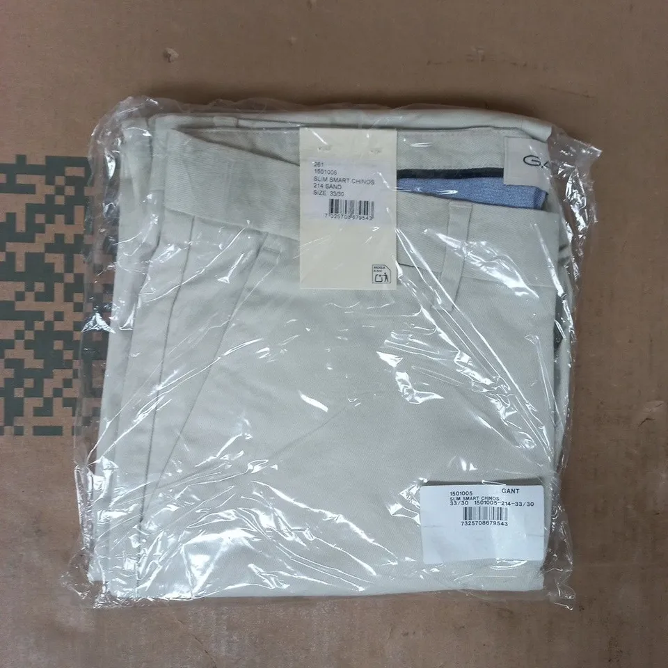 BAGGED GANT SLIM SMART CHINOS IN SAND SIZE 33/30