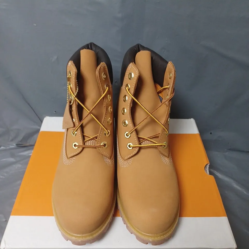 BOXED PAIR OF TIMBERLAND PREMIUM WATERPROOF BOOTS - UK SIZE 8.5