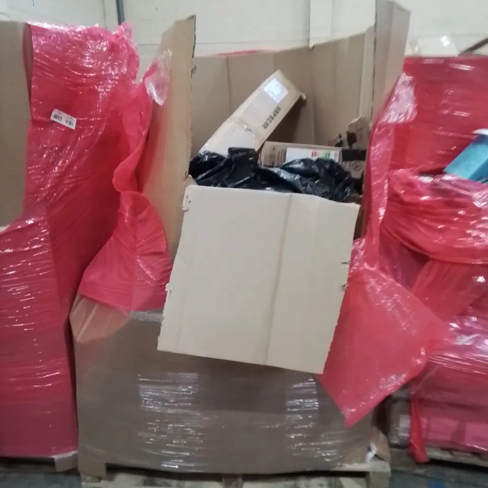 PALLET OF ASSORTED HOUSEHOLD GOODS AND PRODUCTS TO INCLUDE; COOKER HOOD, BADMINTON RACKETS, TOY GAMES, WHITE DOLL BUNK BED, BOXED FURNITURE ETC