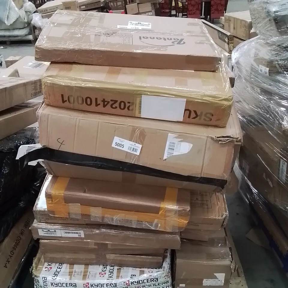 PALLET CONTAINING VARIOUS ASSORTED BOXED HOUSEHOLD RETURNS/ELECTRICAL/GARDEN ITEMS TO INCLUDE: COMPUTER DESKS, INDOOR FANS, THERMAL FLASK, UNMARKED FURNITURE BOXES ETC.