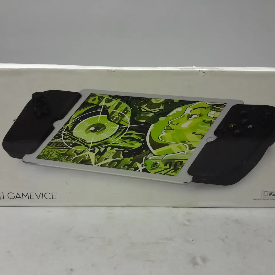 BOXED AND SEALED GAMEVICE - GV150 CONTROLLER FOR APPLE IPAD, IPAD PRO 9.7-INCH, AIR AND AIR II - BLACK