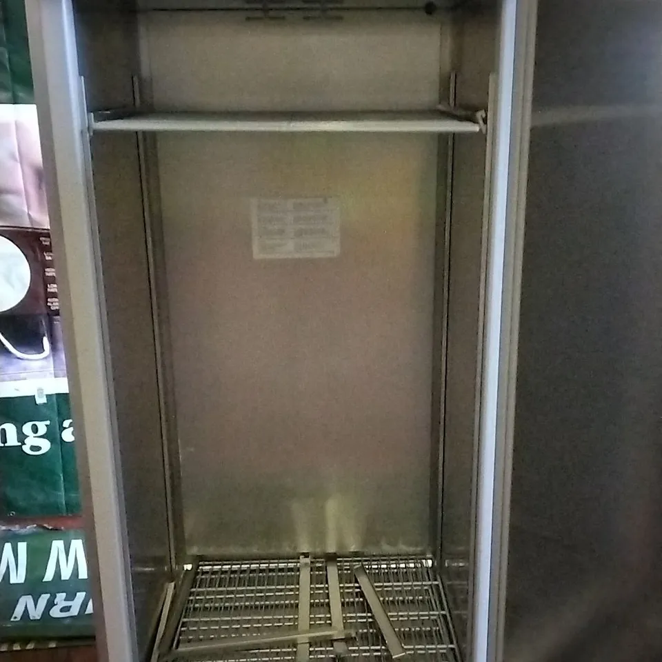 GRAM TALL ONE DOOR LEFT HAND COMMERCIAL FRIDGE 