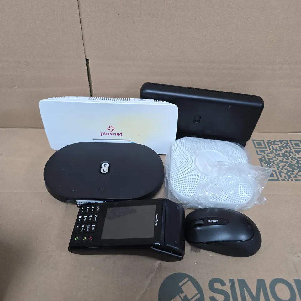 APPROXIMATELY 10 ASSORTED ELECTRICAL ITEMS TO INCLUDE VERIFONE V240M PLUS, PLUSNET HUB 1, MICROSOFT MOUSE, ETC