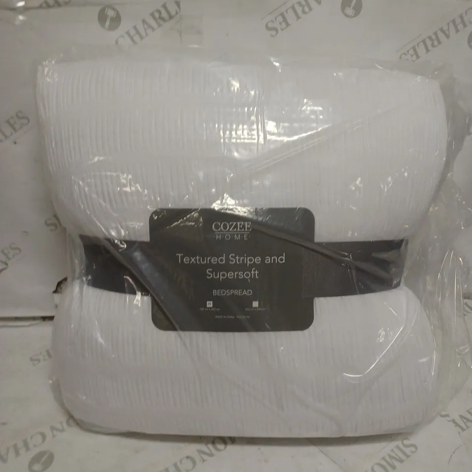 COZEE HOME TEXTURED STRIPE AND SUPERSOFT BEDSPREAD - 150 BY 200CM 