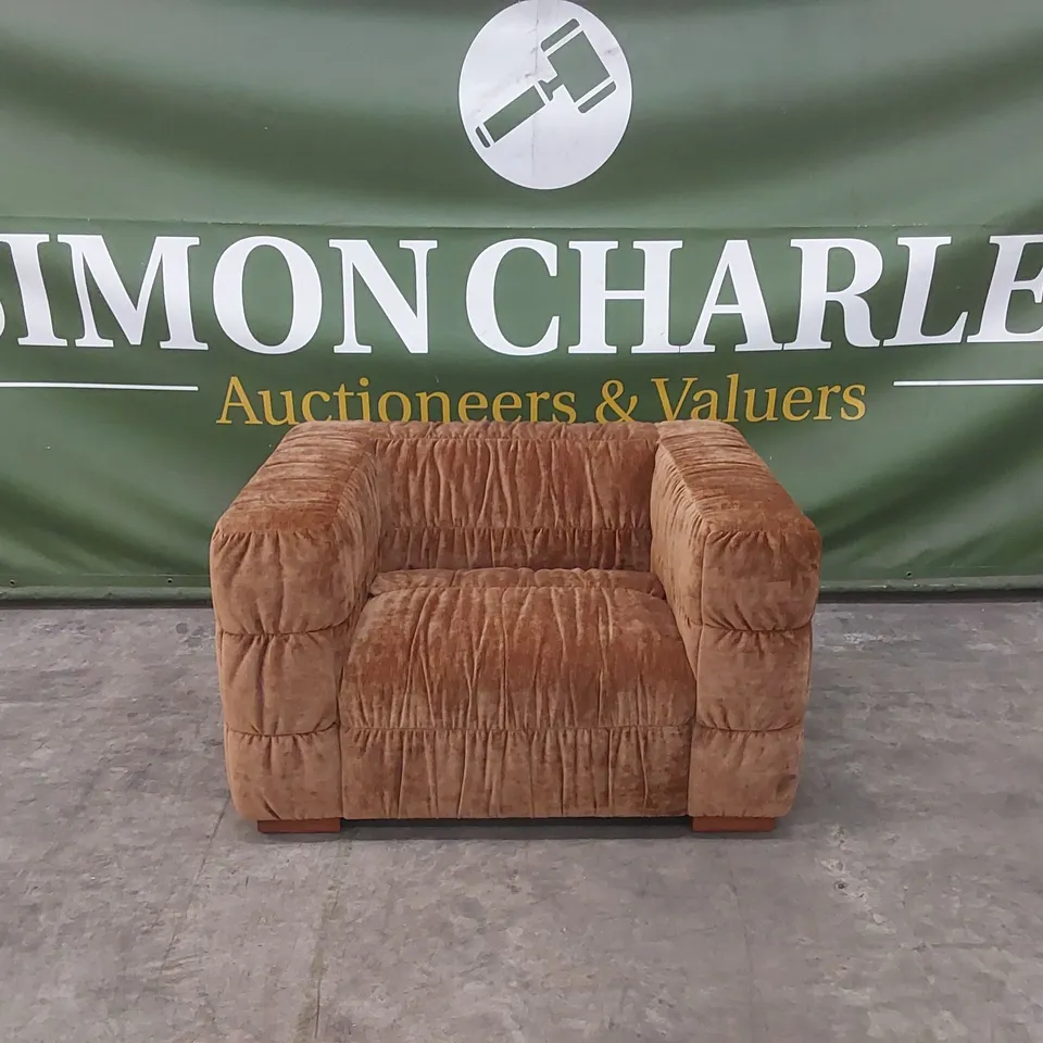 QUALITY DESIGNER PLAZA SNUGGLER CHAIR IN VELORE FABRIC - BRONZE