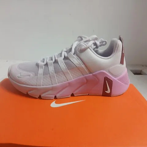 NIKE FREE METCON 7 WOMEN’S TRAINER – BLEACHED LILAC/WHITE, UK 5 (US 7.5)
