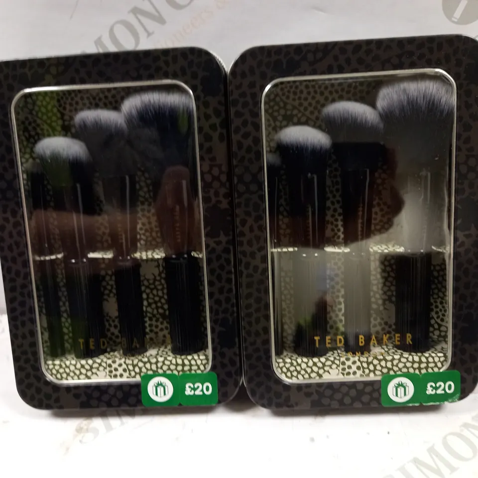 SET OF 2 TED BAKER LONDON 4 SET OF COSMETOC BRUSHES COLLECTION