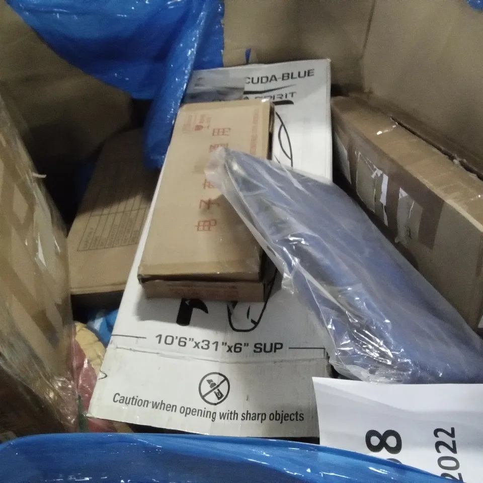 PALLET OF ASSORTED ITEMS INCLUDING ACEKOOL AIR FRYER, TOILET SEAT, GETCO TECH PROJECTOR SCREEN 100", OUTDOOR WASHING LINE, SAFACUS, AQUA SPIRIT BARRACUDA BLUE BOARD 