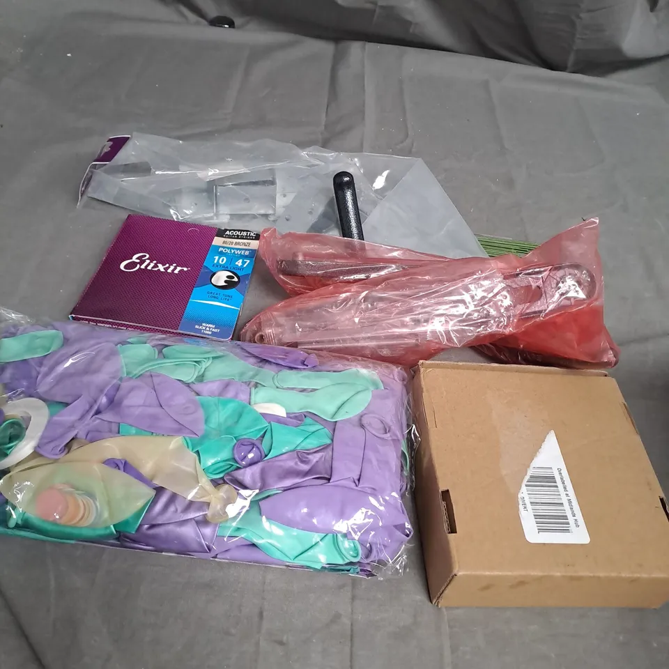 APPROXIMATELY 20 ASSORTED HOUSEHOLD ITEMS 