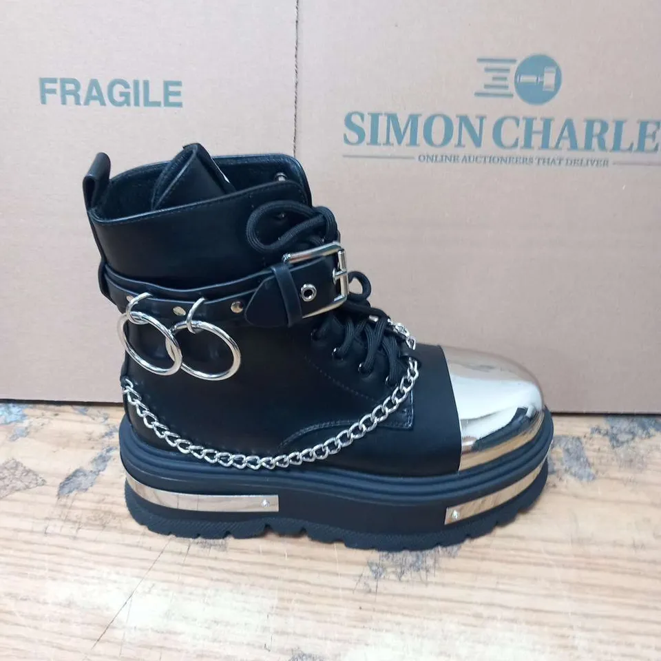 BOXED KOI BORIN HARDWARE PLATFORM BOOTS SIZE 4
