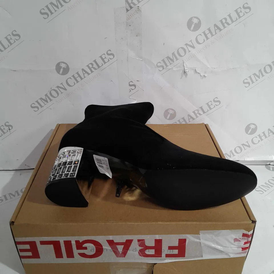 BOXED DUNE BLACK MICRO FIBRE JEWEL HEEL STRECH 