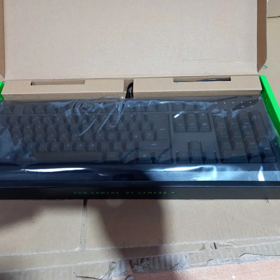 CYNOSA LITE ESSENTIAL GAMING KEYBOARD