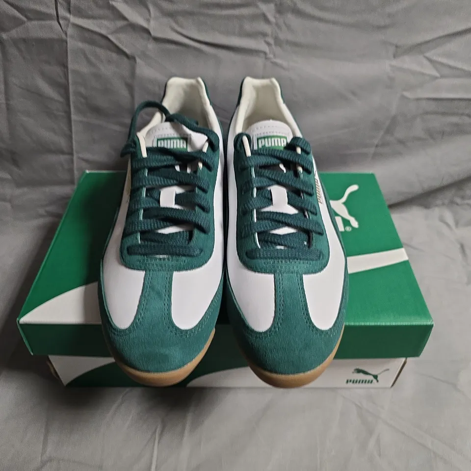 BOXED PAIR OF PUMA ARIZONA SNEAKERS – GREEN/WHITE - UK SIZE 6