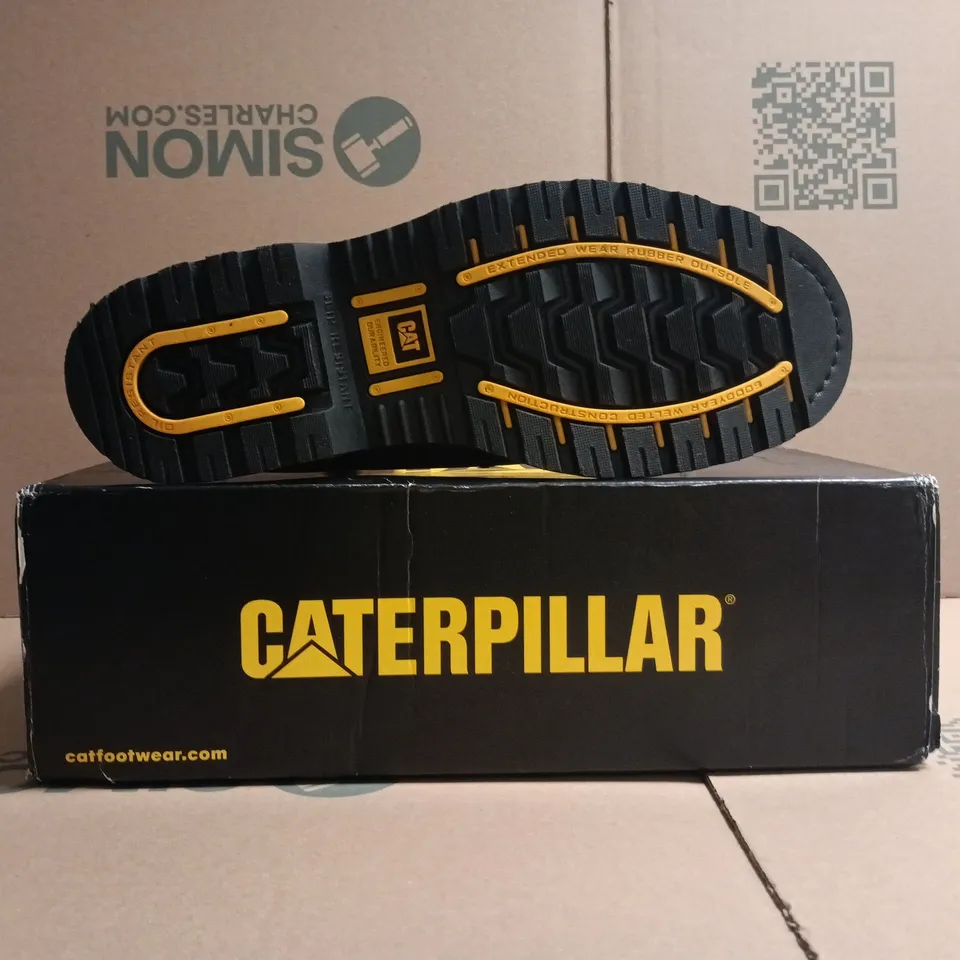 BOXED PAIR OF CATERPILLAR HOLTON STEEL TOE SAFETY BOOTS IN BROWN SIZE UK 10