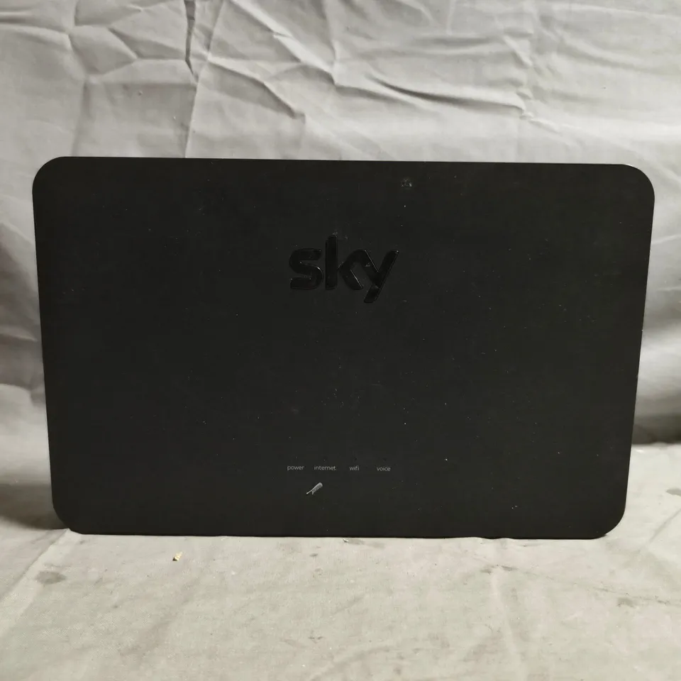SKY SR203 WI-FI ROUTER IN BLACK