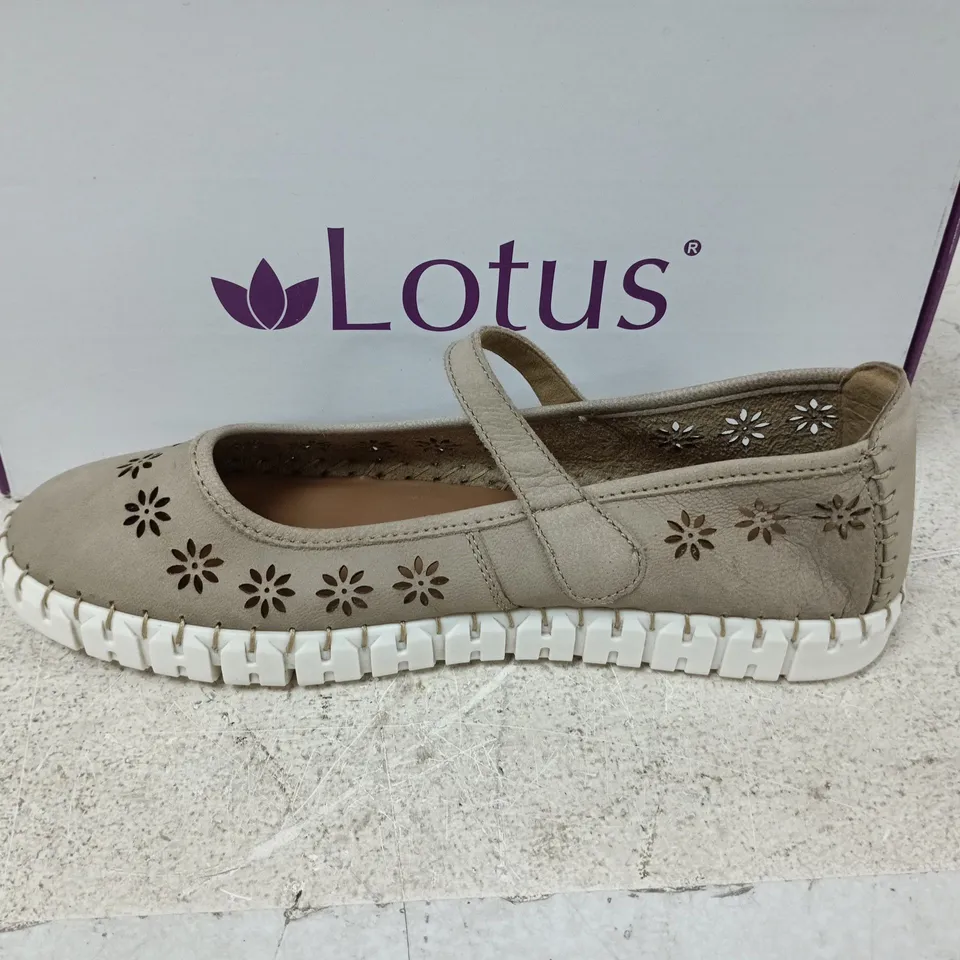 BOXED PAIR OF LOTUS AURELIA SHOES IN NATURAL - UK 6