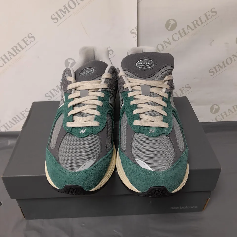 NEW BALANCE MENS TRAINERS SIZE 9