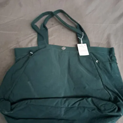 LULULEMON SIDE-CINCH SHOPPER BAG IN GREEN