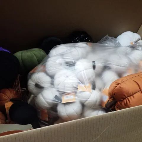 PALLET CONTAINING LARGE QUANTITY OF ASSORTED HALLOWEEN PLUSH PUMPKINS