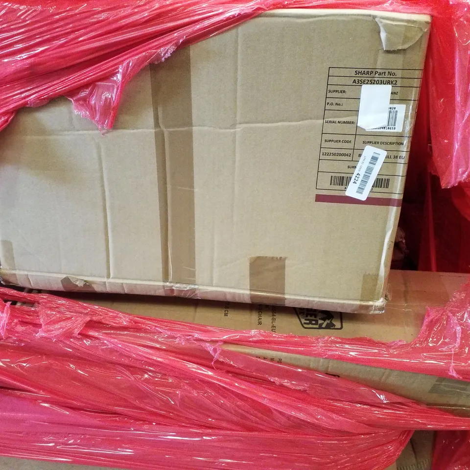 PALLET CONTAINING ASSORTED PRODUCTS INCLUDING FOLDING CHAIR & BAR STOOLS