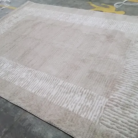 QUALITY DESIGNER AREA RUG APPROXIMATELY 340X240CM