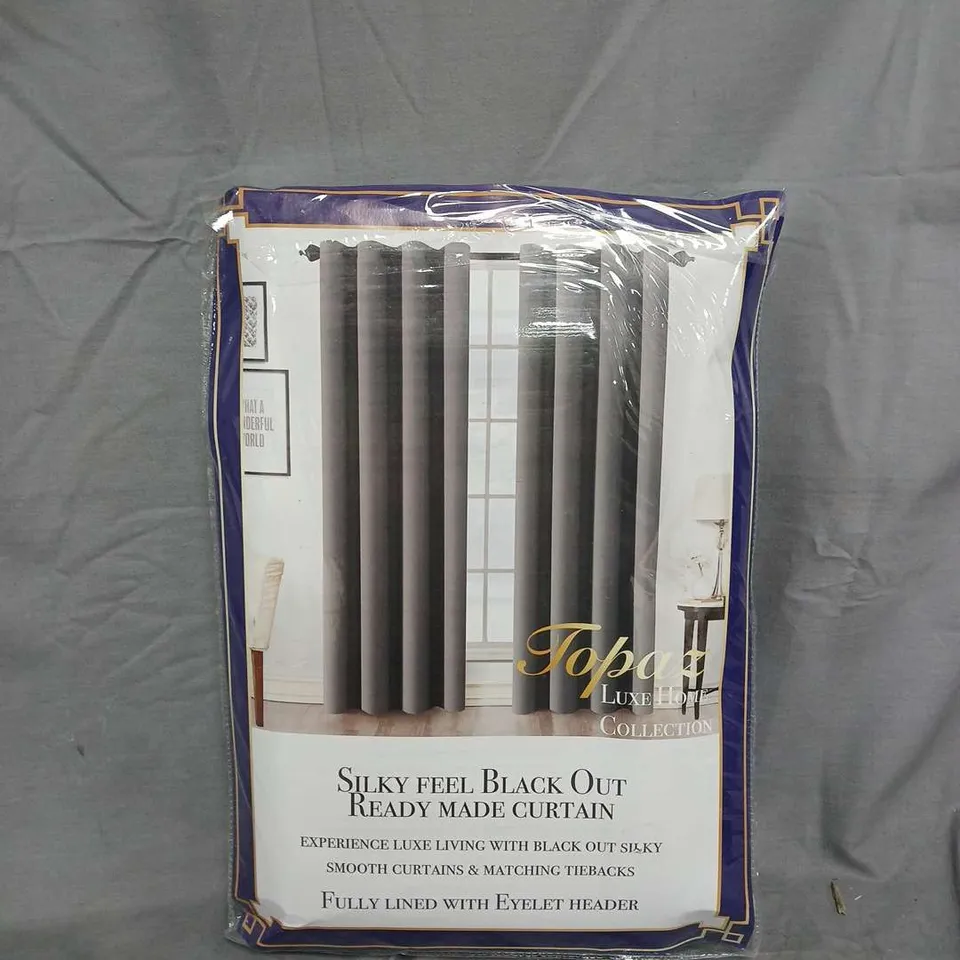 BOX OF APPROX 10 TOPAZ LUXE LIVING SILKY FEEL BLACK OUT READY MADE CURTAIN PANEL 