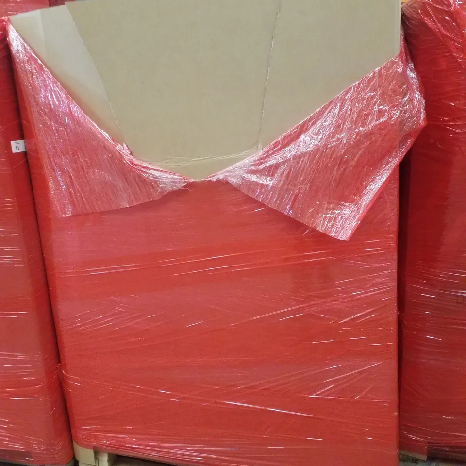 PALLET CONTAINING ASSORTED PRODUCTS INCLUDING WOK, WOODEN EASEL, ROLLER BLIND, 24 EXERCISE MATS & MEDIUM TORTOISE TABLE