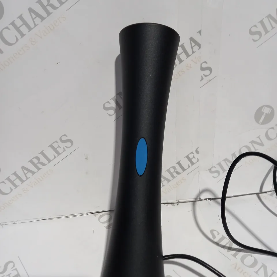 INDOOR / OUTDOOR HDTV ANTENNA HD002