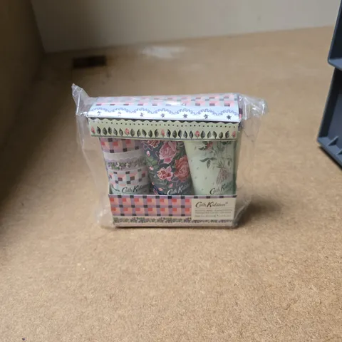 APPROXIMATELY 20 ASSORTED COSMETIC ITEMS INCLUDING CATH KIDSTON HAND CREAM , ANGRES MODELING PASTE AND WELLA PERFECTION