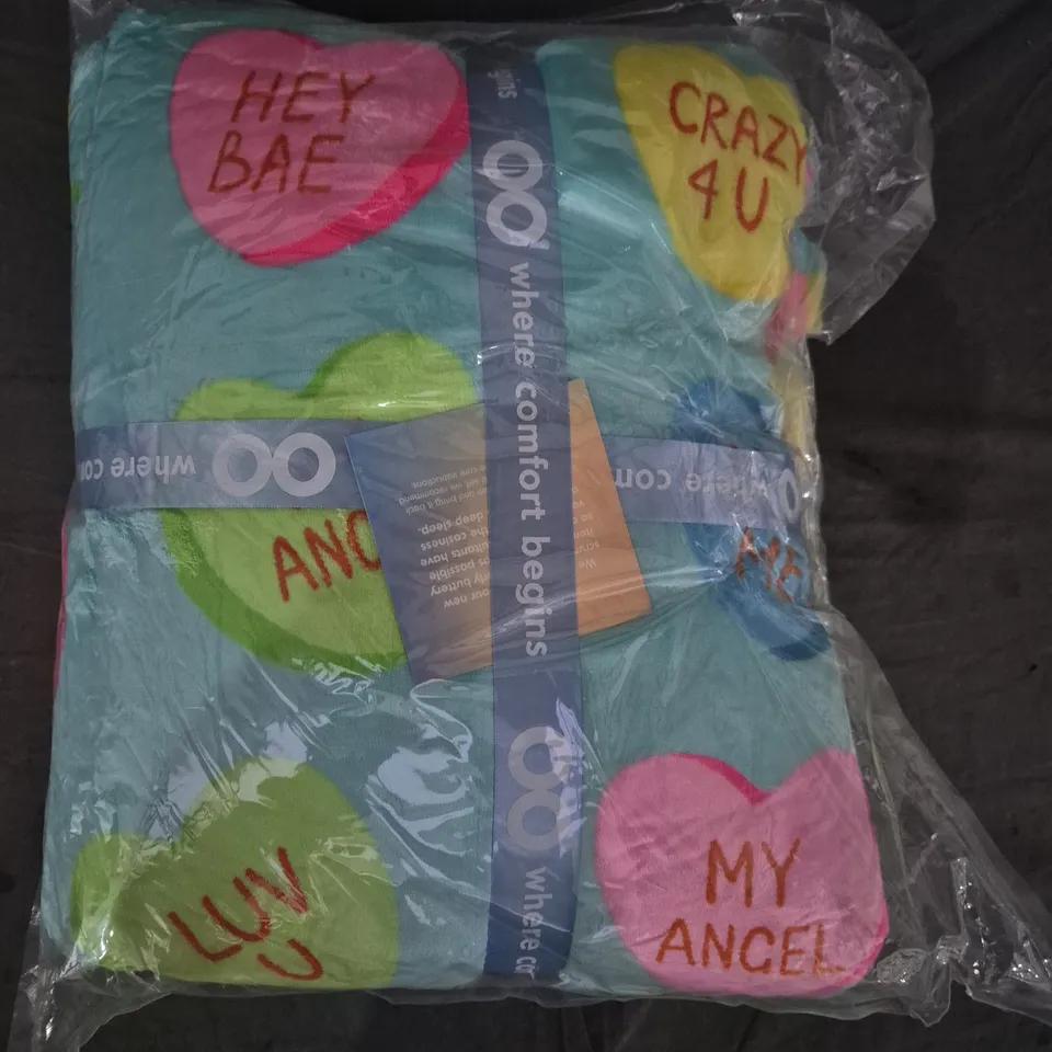 SEALED OODIE OVERSIZED HOODED BLANKET - LOVE HEART SWEETS