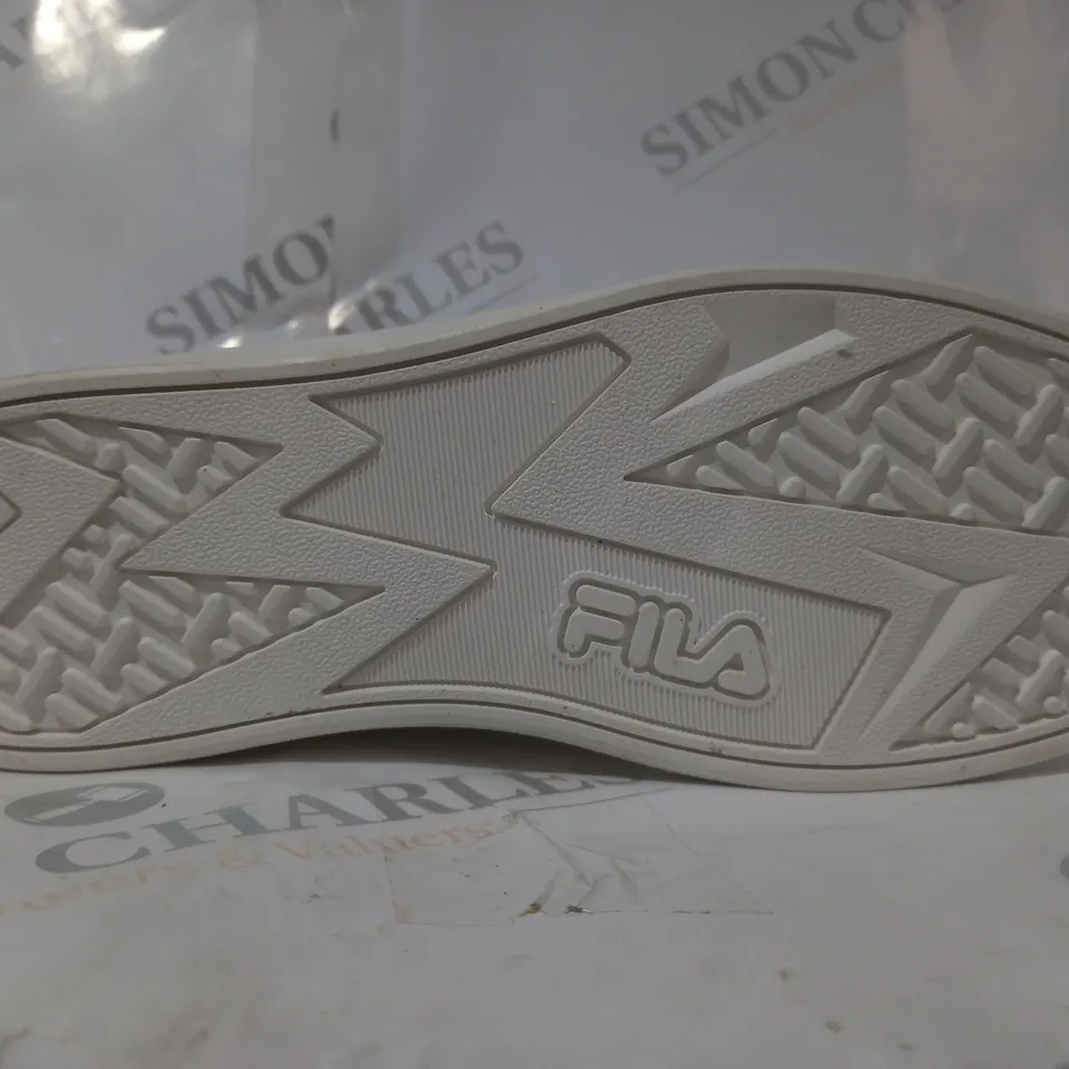 BOXED PAIR OF FILA SHOES IN WHITE (ODD SIZES)