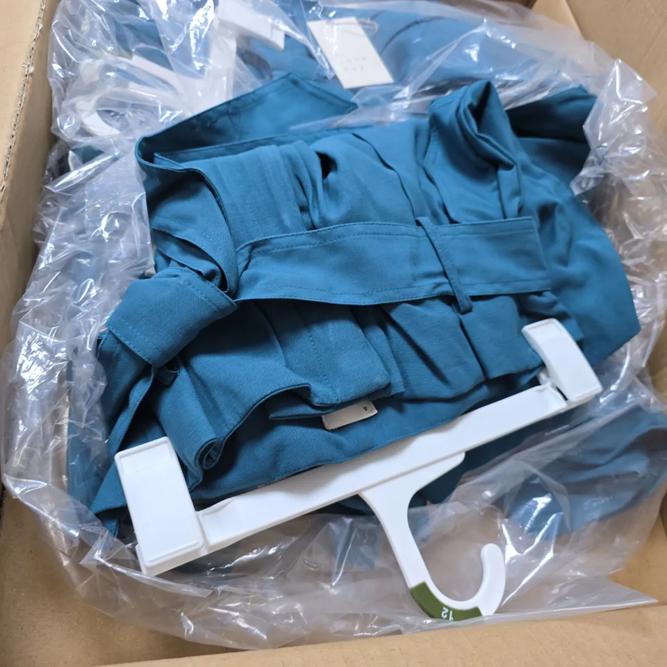 BOX OF APPROXIMATELY 6 X A NEW DAY TEAL SHORTS - SIZE 12