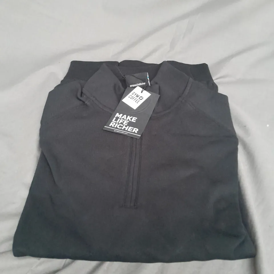 BAGGED GYM+COFFEE CHILL HALF ZIP TOP IN BLACK SIZE S