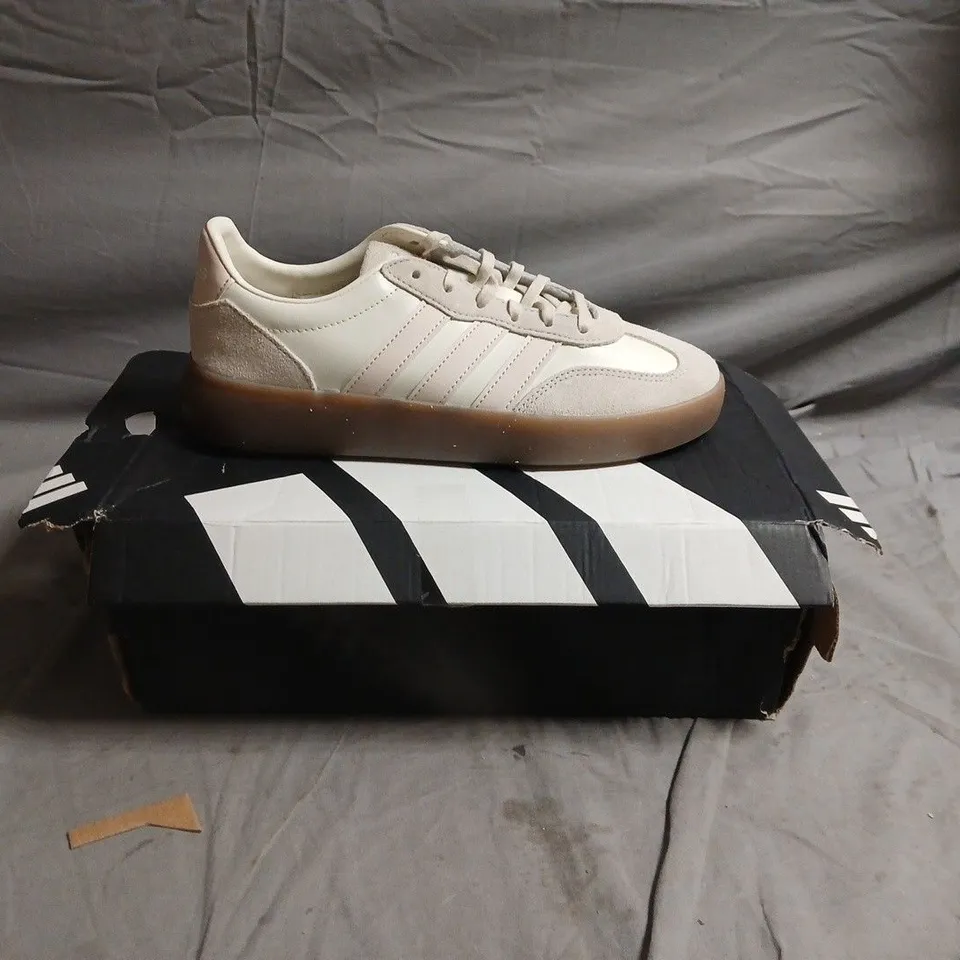 Adidas Sneakers – Beige/Cream with Gum Sole