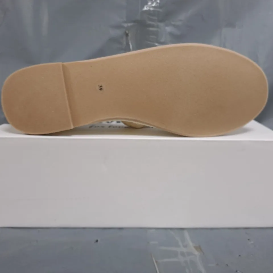 BOXED PAIR OF FEVER SOLE SHOES IN CREAM SIZE EU 39