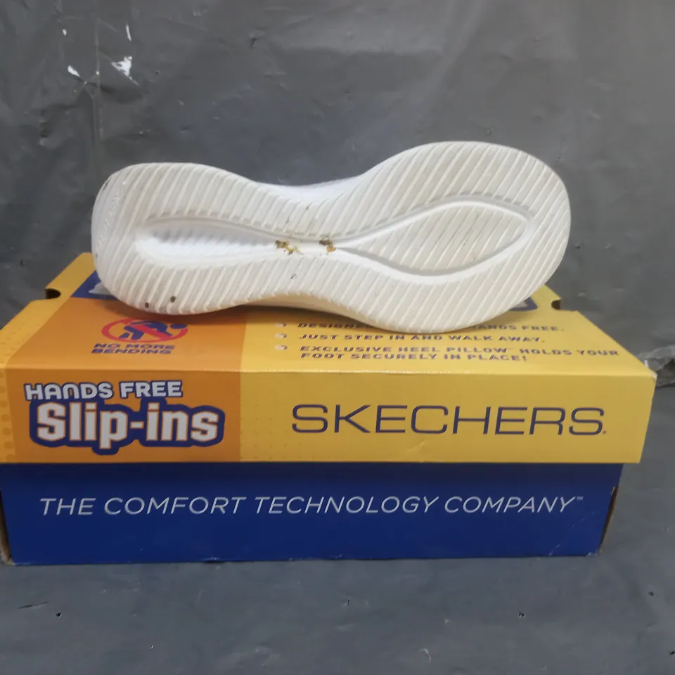 SKECHERS HANDS FREE SLIP INS TRAINERS LAVENDER/TURQUOISE SIZE 5
