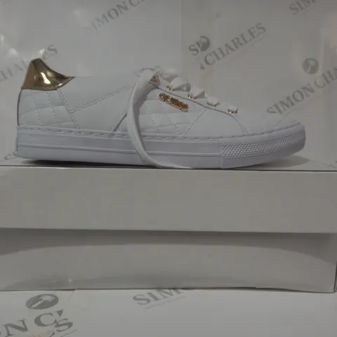 BOXED PAIR OF GUESS QUILTED LEATHER SHOES IN WHITE/METALLIC GOLD SIZE 9