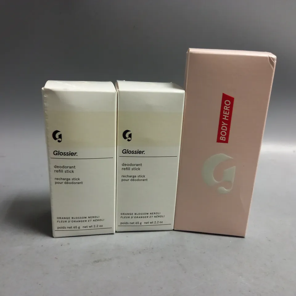 3 BOXED GLOSSIER BEAUTY PRODUCTS TO INCLUDE BODY HERO DRY-TOUCH OIL MIST 100ML, DEODORANT REFILL STICK 