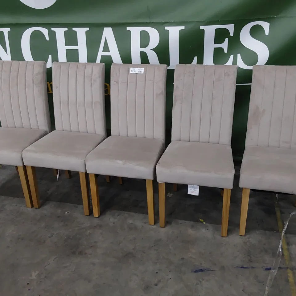 SET OF FIVE UPHOLSTERED DINING CHAIRS BEIGE PLUSH FABRIC ON NATURAL WOOD LEGS 