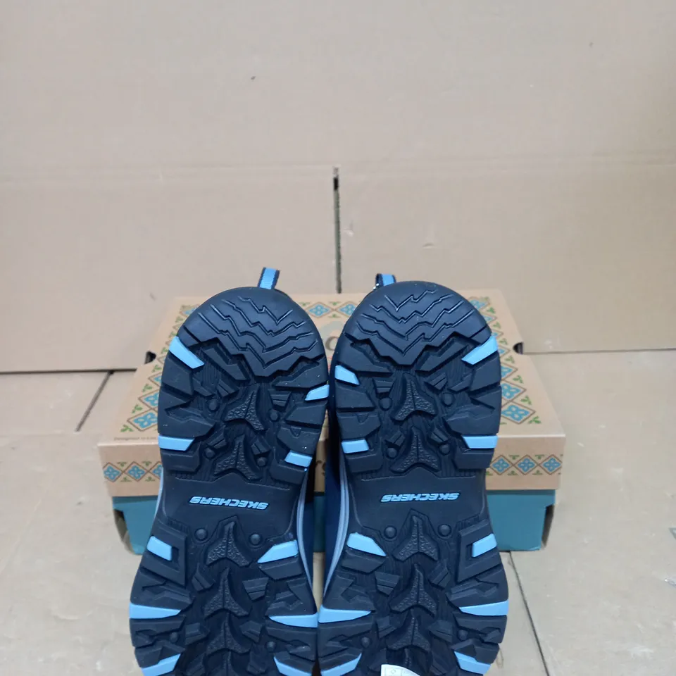 SKETCHERS MEMORY FOAM WATERPROOF BOOT NAVY UK SIZE 8
