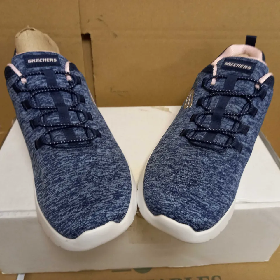 SKECHERS BLUE MARL/PINK DETAILED TRAINERS - SIZE 6.5