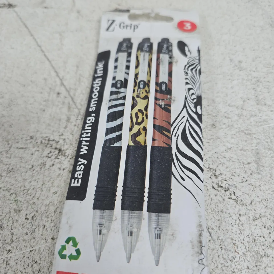 APPROXIMATELY 12 ASSORTED HOUSEHOLD ITEMS INCLUDING ZEBRA ZX GRIP PENS AND BIOFLOW MAGNETIC DOG COLLAR