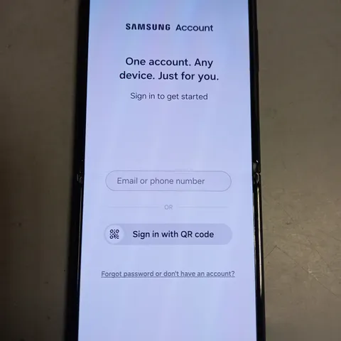UNBOXED SAMSUNG GALAXY Z FLIP MOBILE PHONE