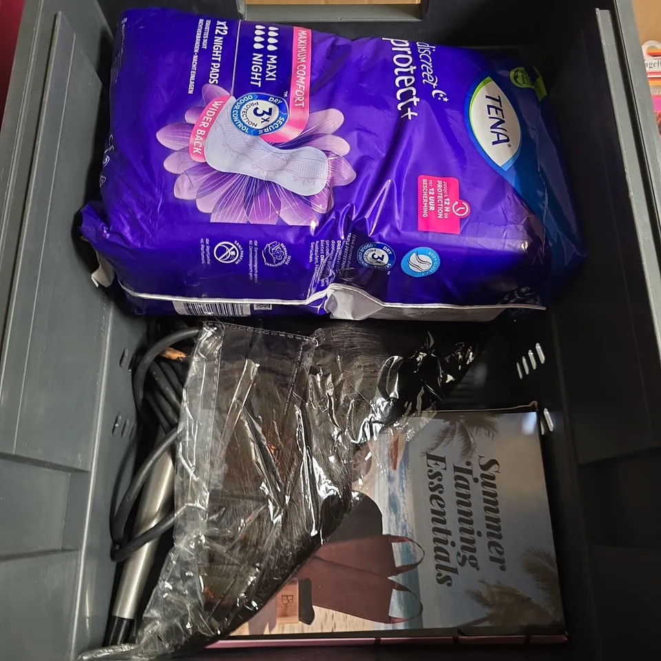 APPROXIMATELY 15 ASSORTED HEALTH & BEAUTY PRODUCTS TO INCLUDE TENA LADY PADS, HAIR EXTENSIONS, HAIR BOBBLES ETC - COLLECTION ONLY