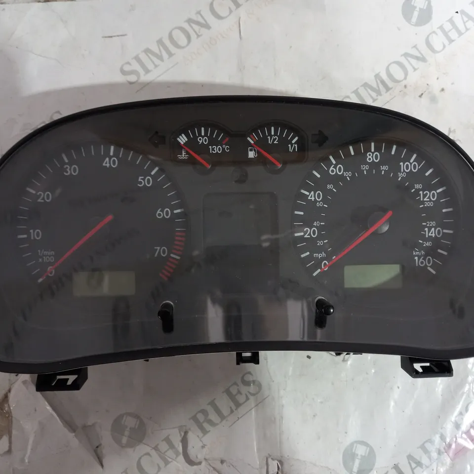 VW GOLF MK4 INSTRUMENT CLUSTER