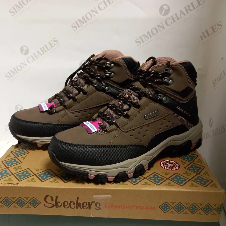 SKECHERS CHOCOLATE HIKING BOOTS SIZE 5.5